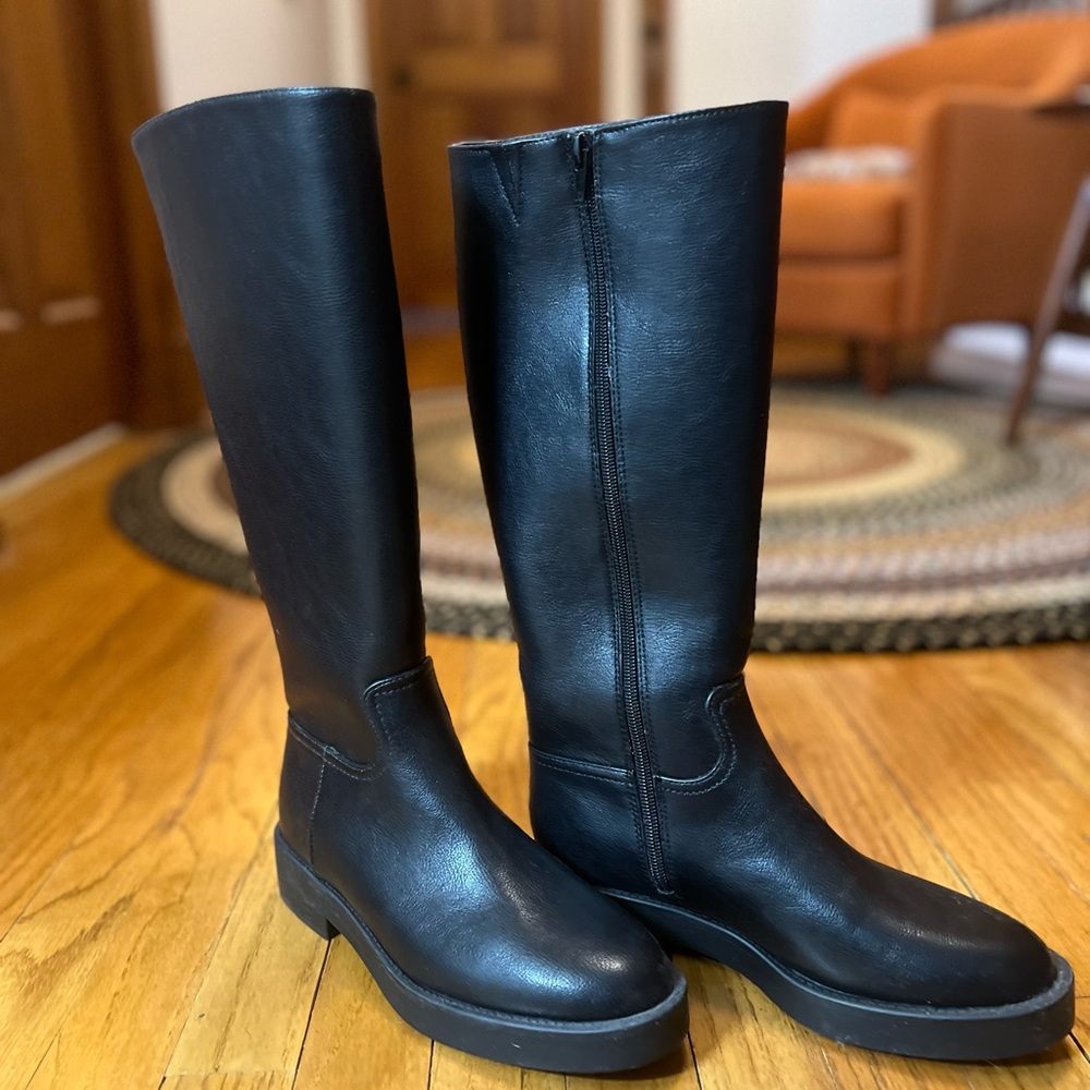 LOFT Black Heeled Boots Timeless Design